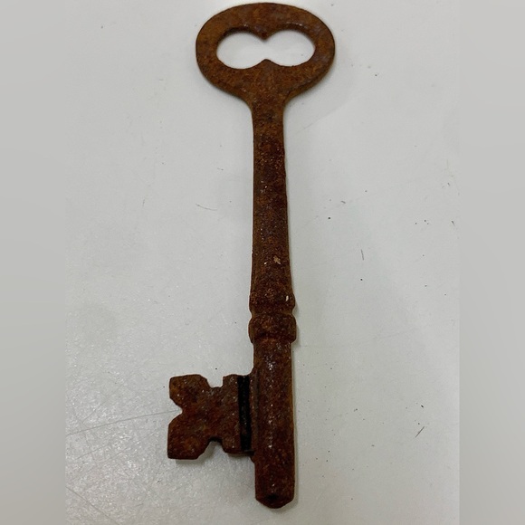 c. 1900 Antique Michigan Industrial Commercial Solid Barrel Skeleton Key Rusty - Picture 6 of 8